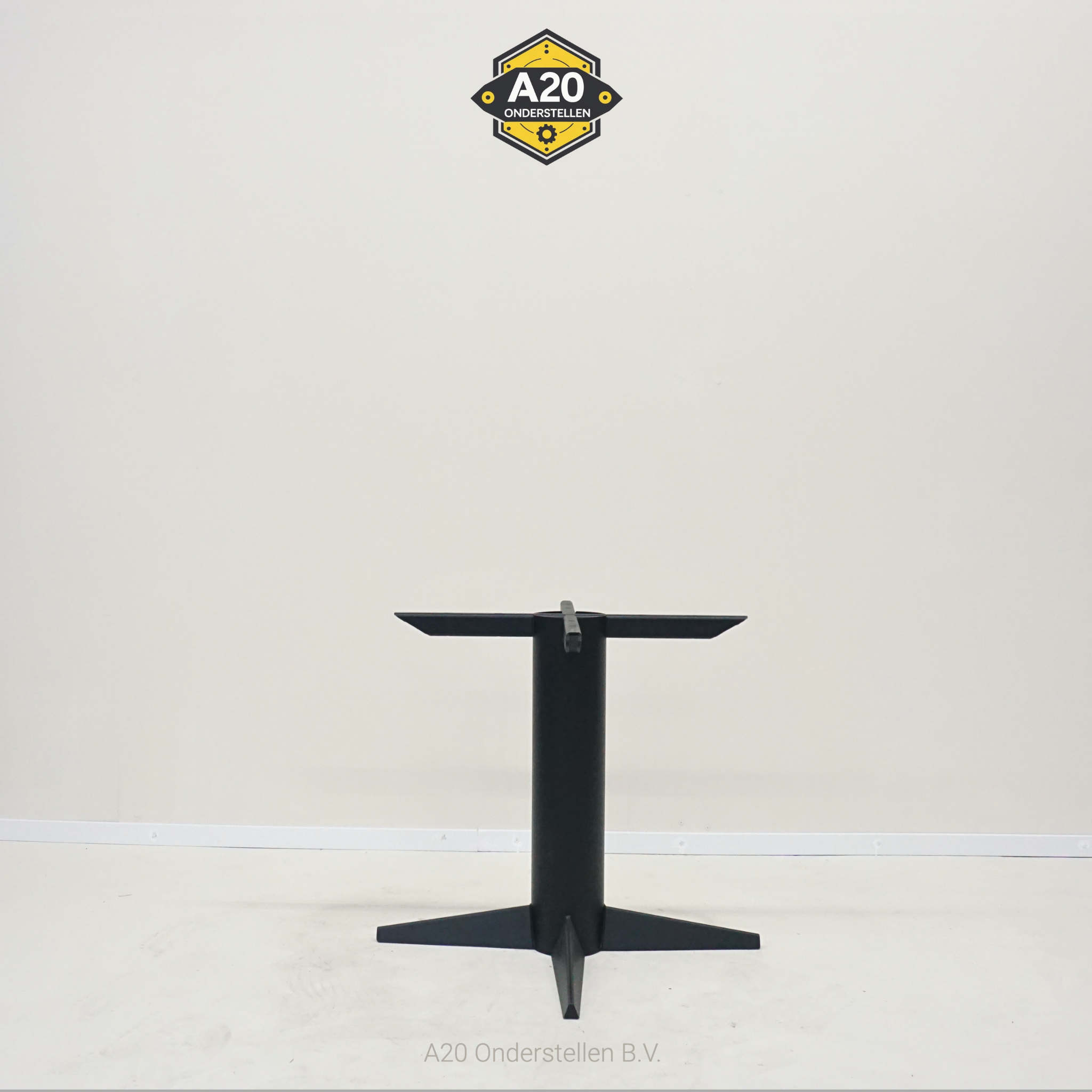 Metalen Bistro Poot Wijd Laag voor Ronde en Vierkante Tafels - MK066