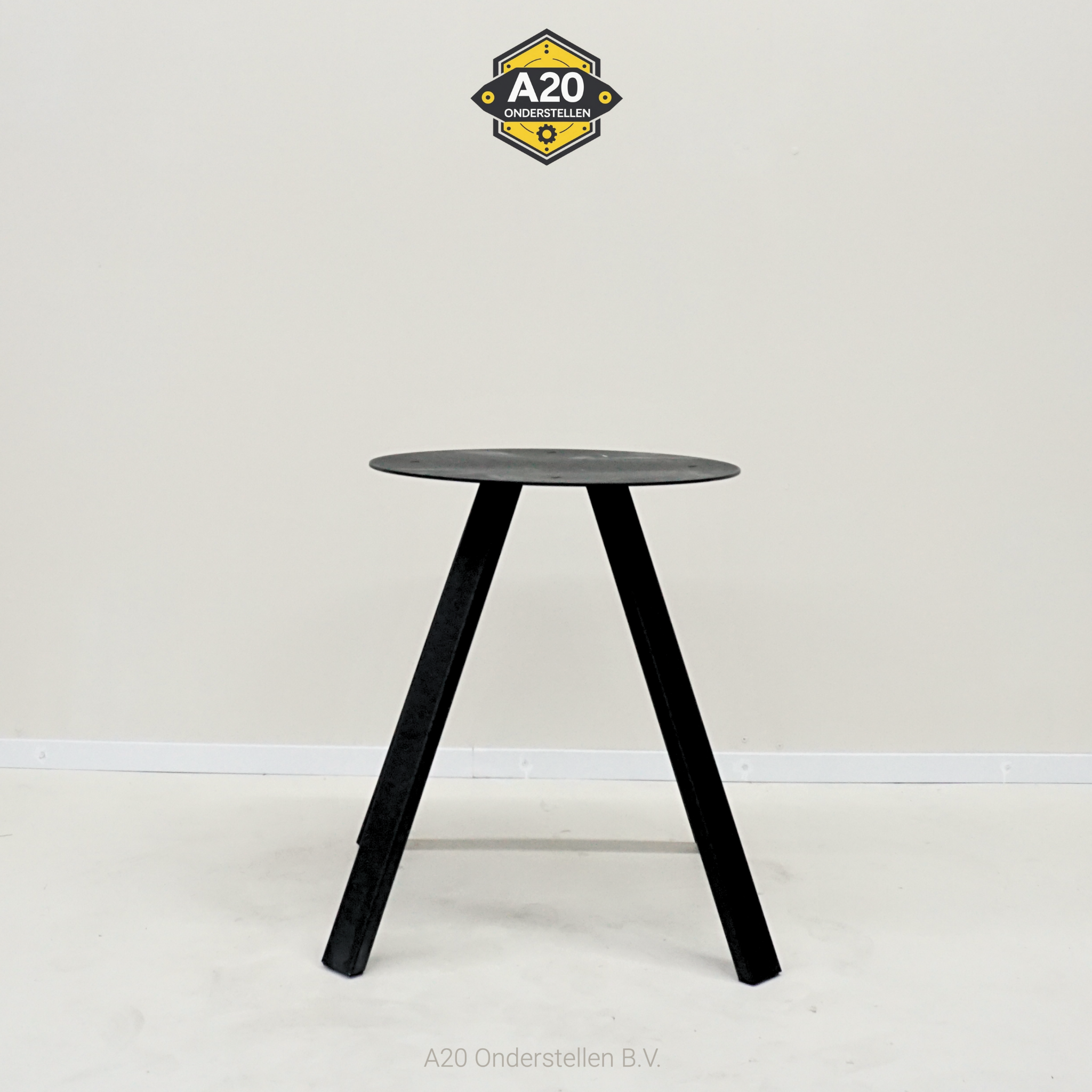 Middenpoot Schuin met Plaat voor Ronde & Vierkante Tafels - MK068